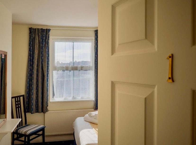White Heather House Clifden Town Square Екстер'єр фото