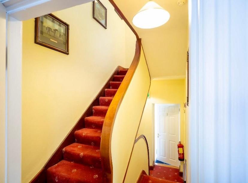 White Heather House Clifden Town Square Екстер'єр фото