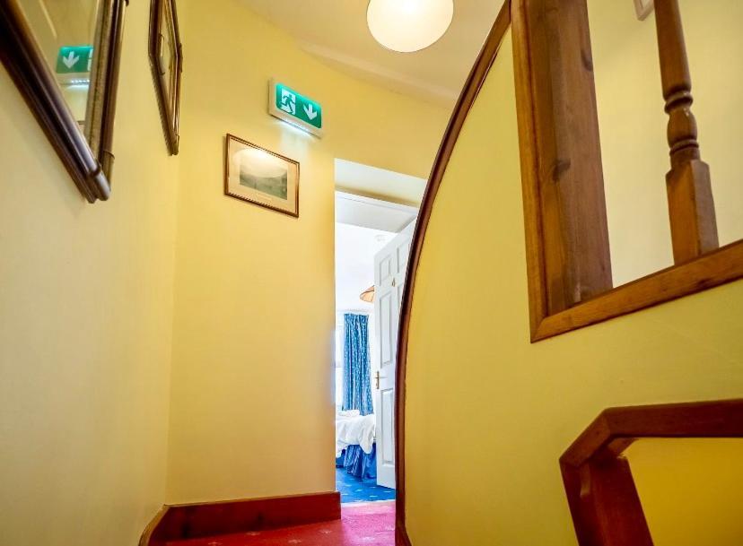 White Heather House Clifden Town Square Екстер'єр фото