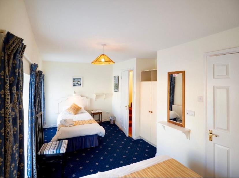 White Heather House Clifden Town Square Екстер'єр фото