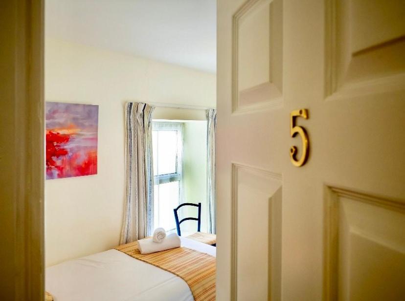 White Heather House Clifden Town Square Екстер'єр фото