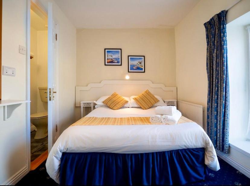 White Heather House Clifden Town Square Екстер'єр фото