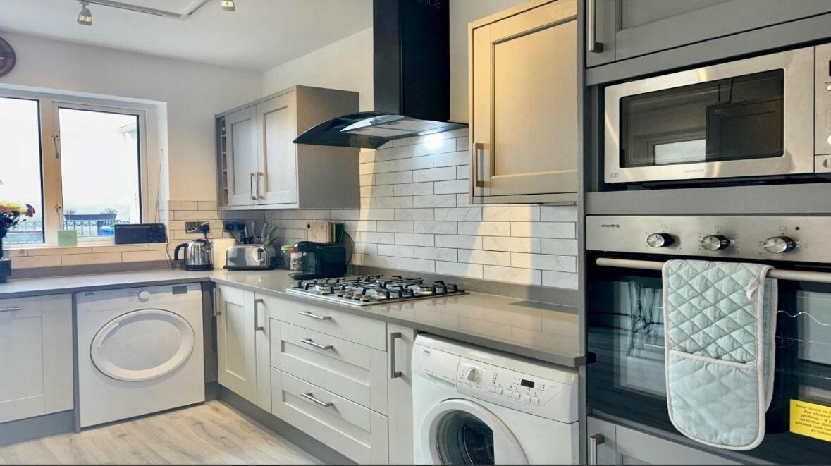 White Heather House Clifden Town Square Екстер'єр фото