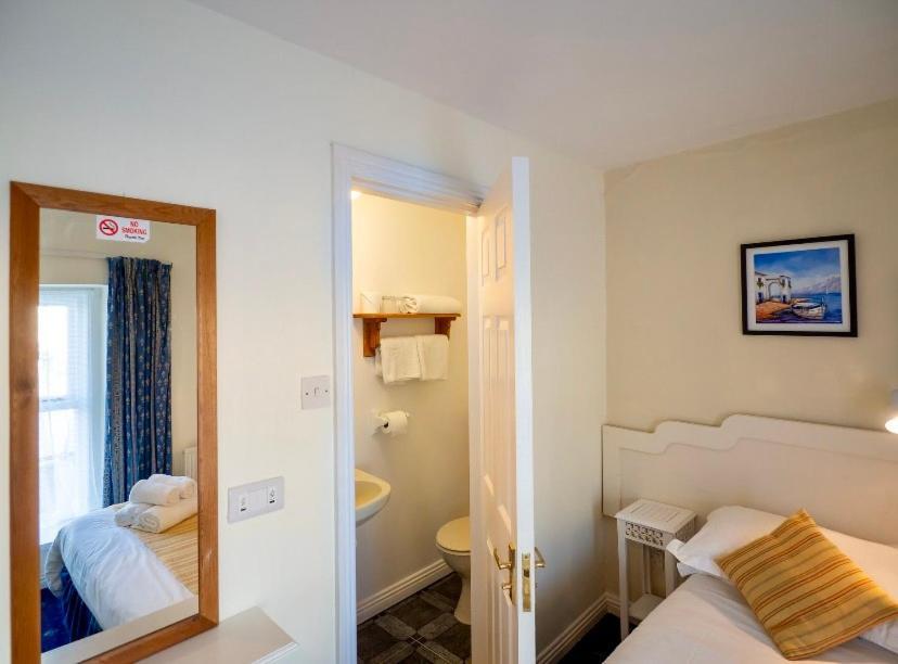White Heather House Clifden Town Square Екстер'єр фото