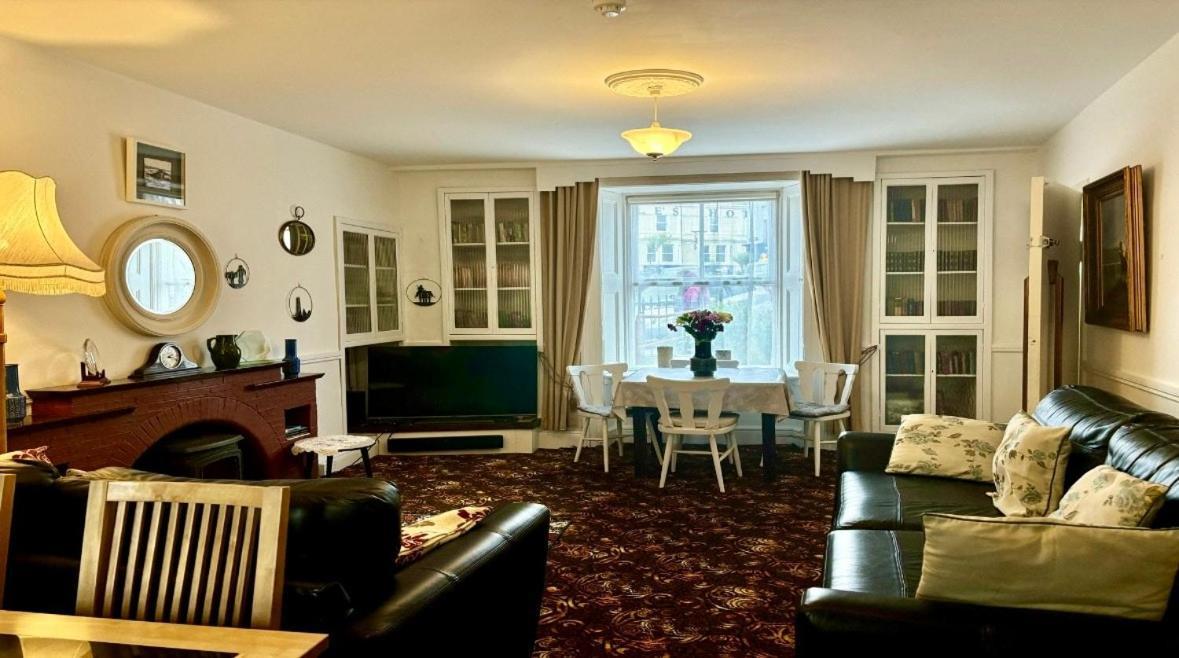 White Heather House Clifden Town Square Екстер'єр фото