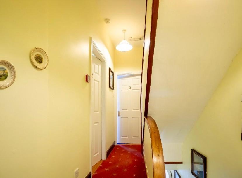 White Heather House Clifden Town Square Екстер'єр фото