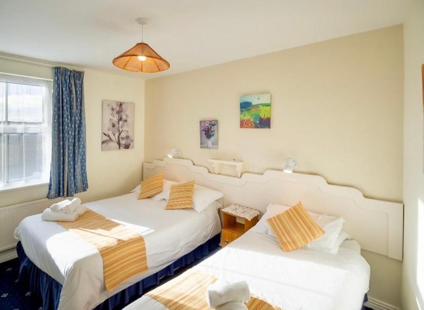 White Heather House Clifden Town Square Екстер'єр фото