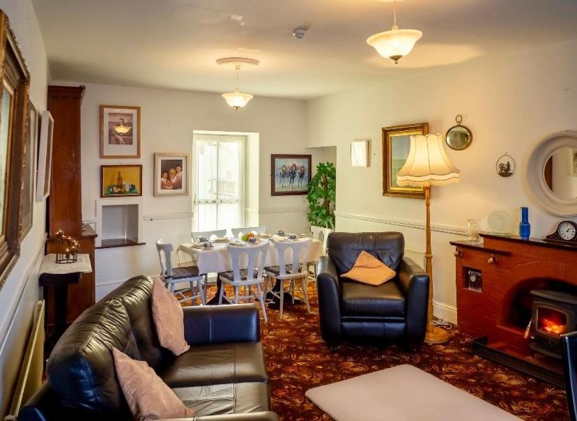 White Heather House Clifden Town Square Екстер'єр фото
