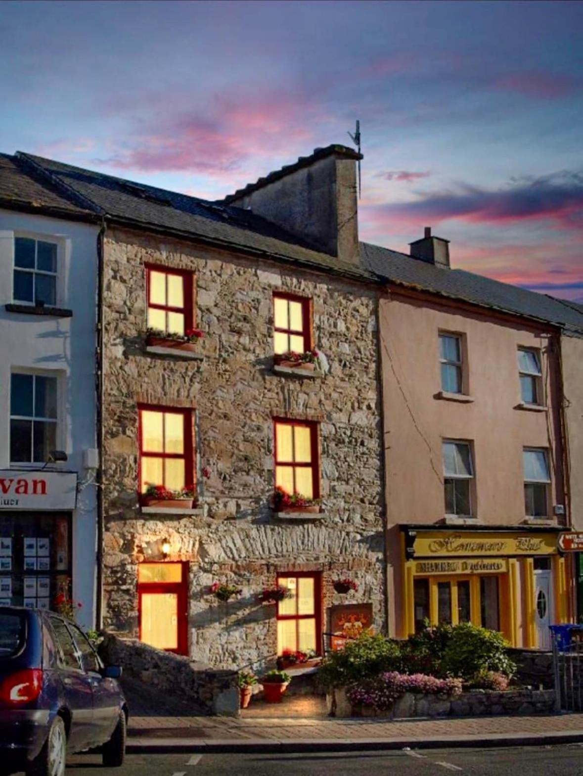 White Heather House Clifden Town Square Екстер'єр фото